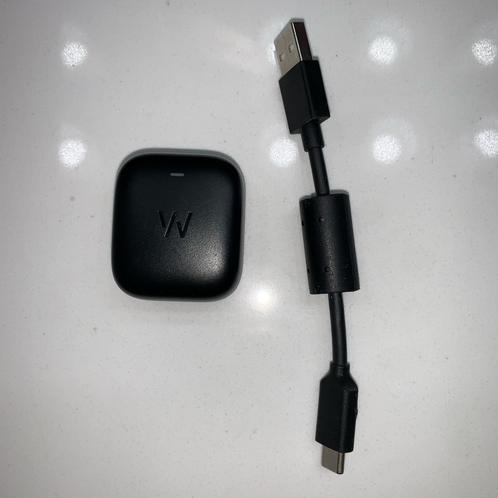 Whoop 4.0 battery charger and charging cable